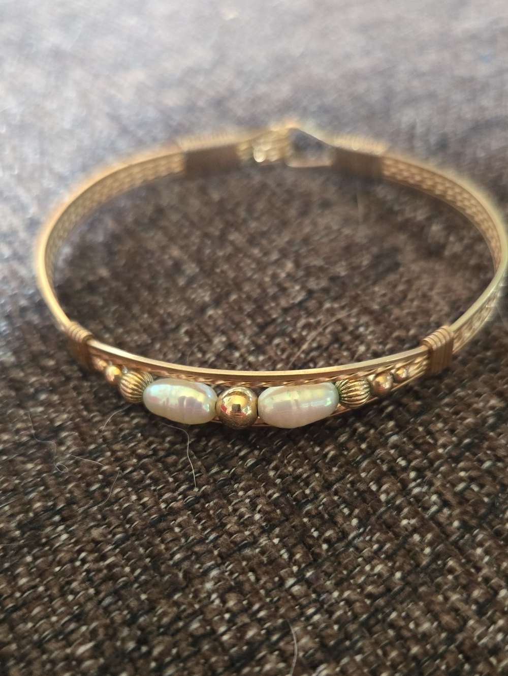 Vintage Gold-Tone Gold Plated Seed Pearl Accent Bangle Bracelet 70s - Picture 3 of 4